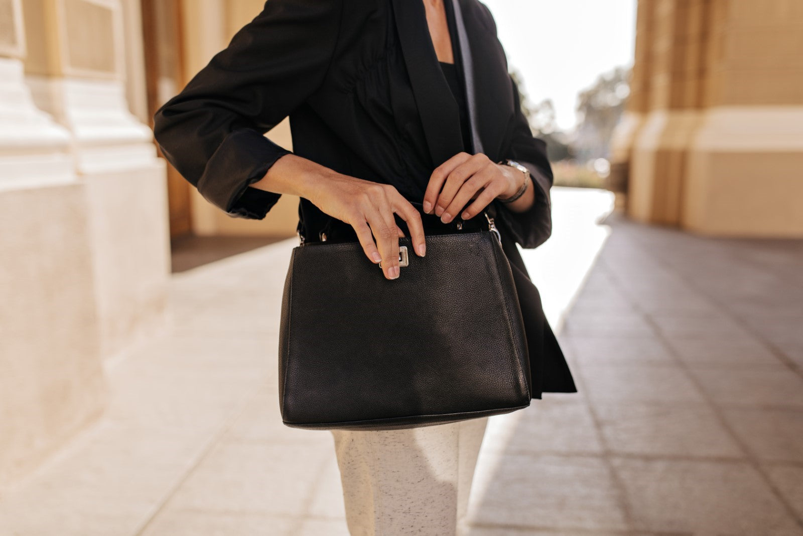 Benefits of using a vegan leather handbag