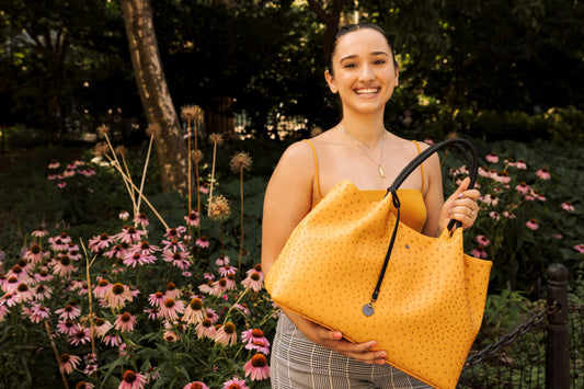 NAOMI Perfect Makeup Bag: Gunas New York Model 1